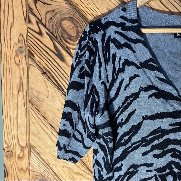 Le Chateau Grey Leopard Print Sweater Dress - Picture 3 of 6